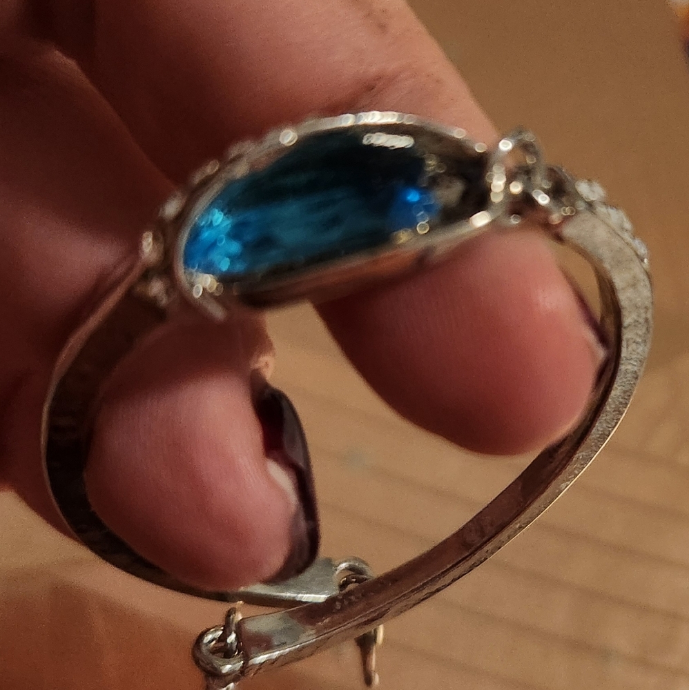 Blue stoned bracelet